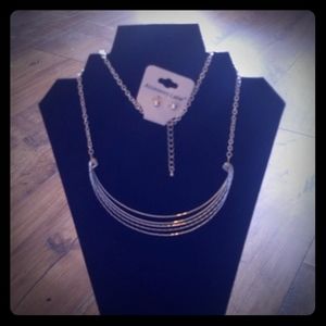 Necklace and earring matching set silver tone